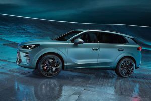 Le Cupra Terramar arbore une signature lumineuse triangulaire et une calandre acérée