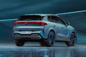 La partie arrière du Cupra accentue sa sportivité