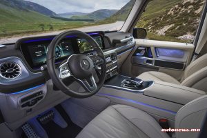 Mercedes classe g 2025 front seats autonews