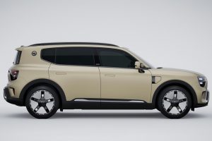 Smart 5 2025 exterior autonews 2