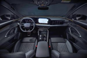 Audi q 5 2025 interior dashboard autonews
