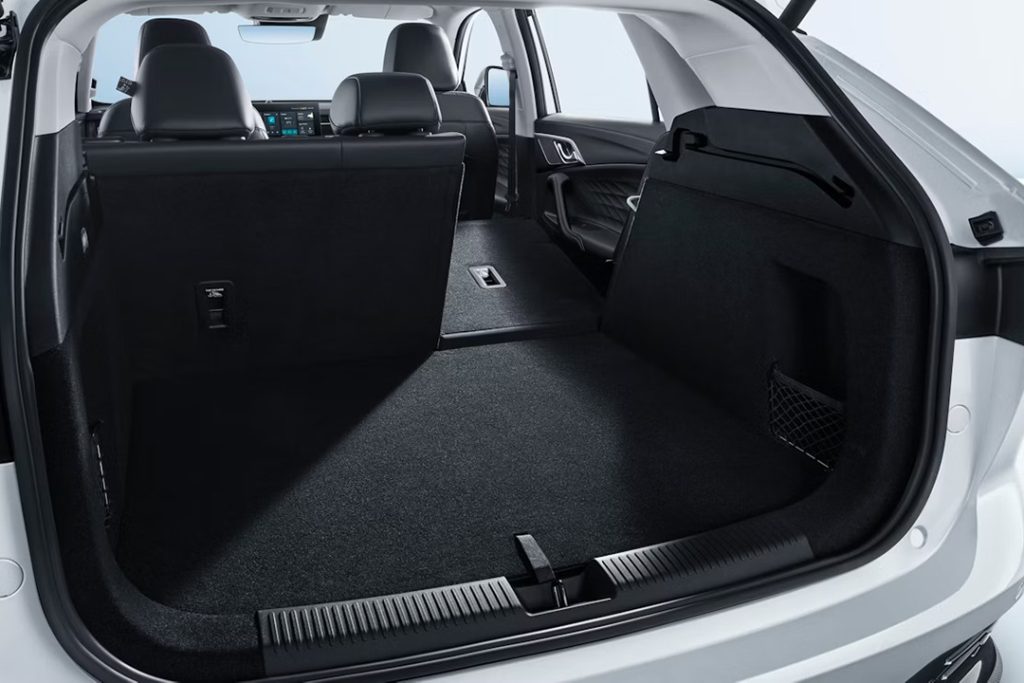 Coffre MG HS Hybrid+ volume de chargement 441 litres