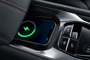 Mg hs hev 2025 interieur autonews