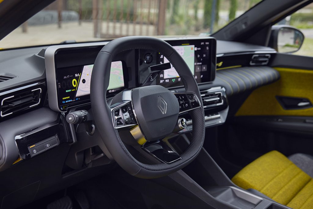 Tableau de bord Renault 5 E-Tech électrique avec instrumentation numérique 7 pouces et écran multimédia central 10 pouces