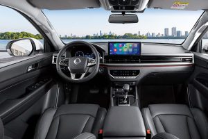 Kgm musso grand 2025 interieur tableau bord autonews