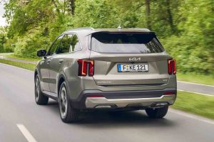 Kia sorento hev exterieur arriere autonews 3