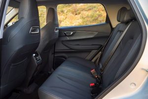 Banquette arrière du Chery Tiggo 4 Cross HEV offrant un espace adapté aux passagers