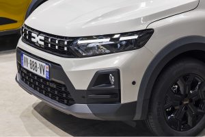 Dacia jogger 2026 exterieur face avant detail autonews