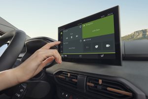 Dacia sandero stepway 2026 interieur ecran tactil autonews