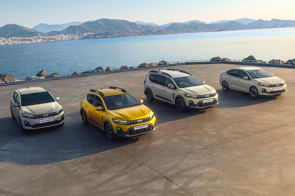 Alignés côte à côte, les quatre modèles piliers de la gamme Dacia 2026 — Logan, Sandero, Sandero Stepway et Jogger — présentés lors du lancement officiel au Maroc.