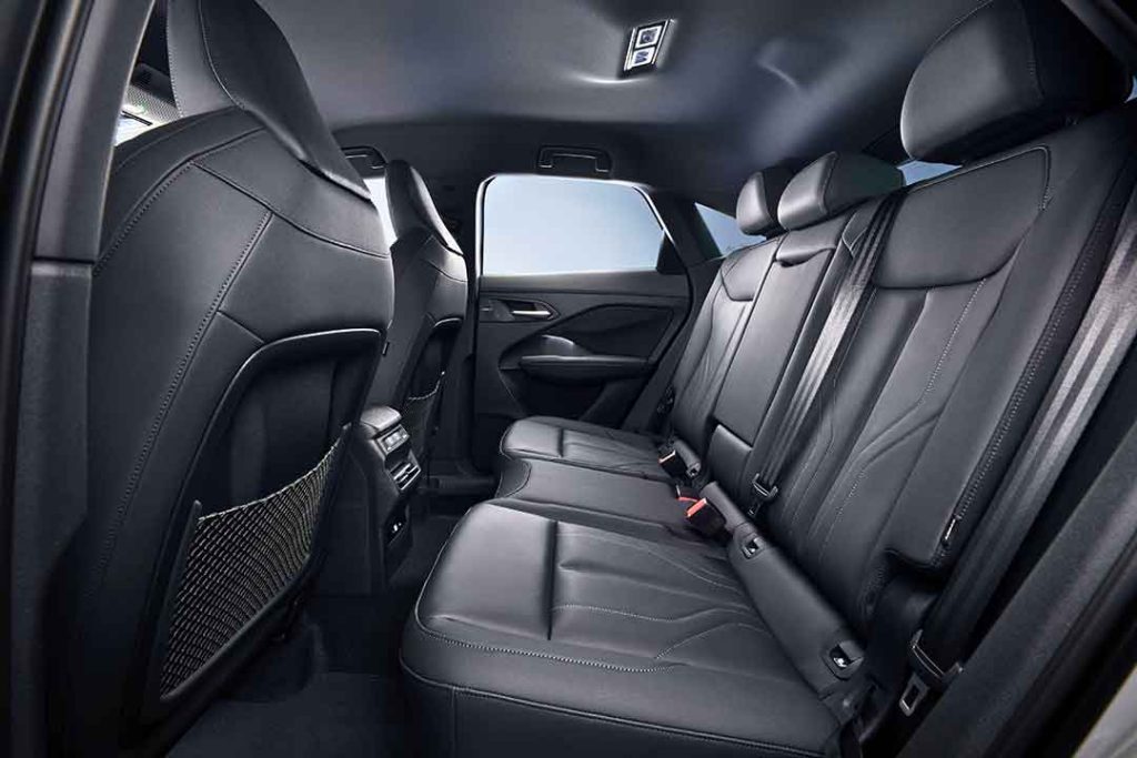 Audi Q3 Sportback 2026 sièges arrière espace aux jambes SUV coupé