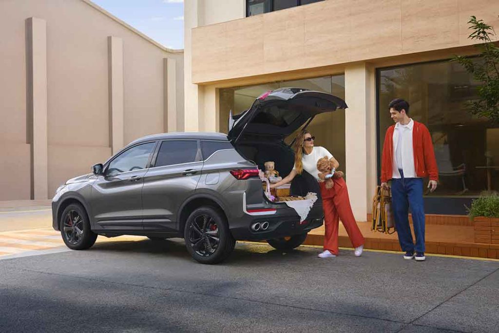 Coffre Geely Coolray 2026 volume 330 litres extensible 1 038 litres