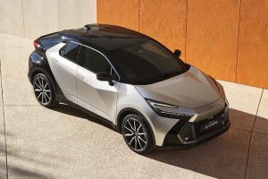 Toyota c hr 2026 exterior front view 4