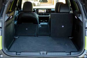 Jeep Compass 2026 coffre 550 litres 1561 litres banquette rabattue