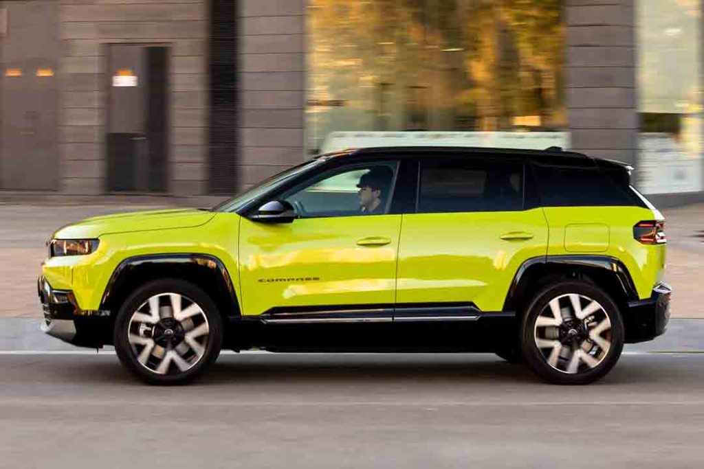 Jeep Compass 2026 Maroc profil SUV compact jantes 18 pouces hybrid
