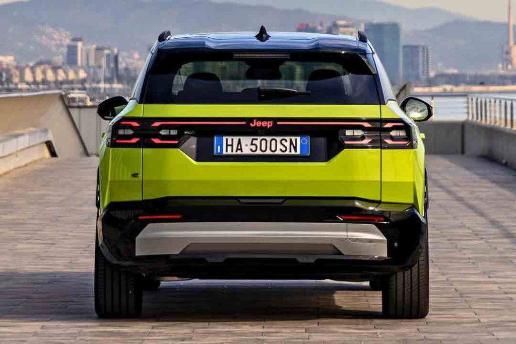Jeep Compass 2026 Maroc arrière signature lumineuse LED SUV compact