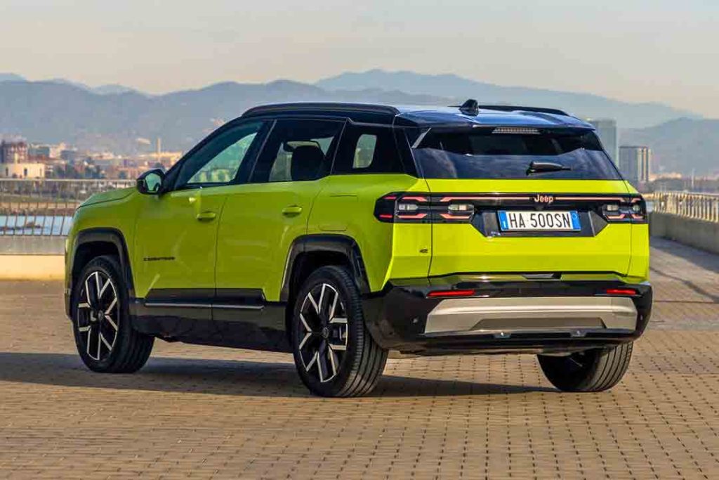Jeep Compass 2026 Maroc arrière signature lumineuse LED SUV compact