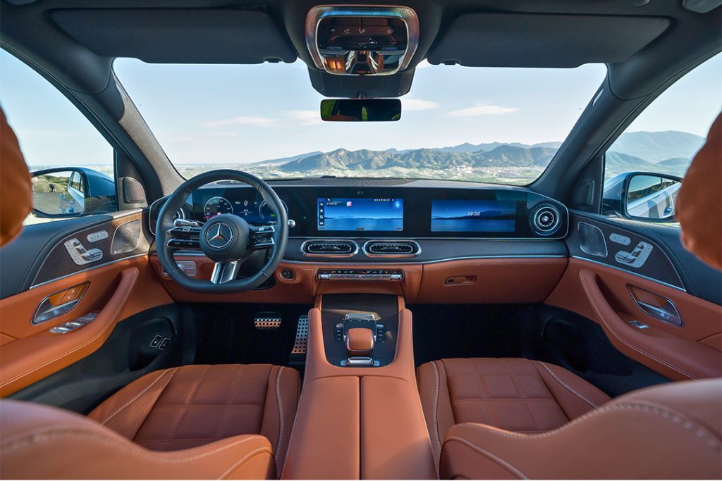 Intérieur numérique du Mercedes GLE 2026 avec Superscreen MBUX