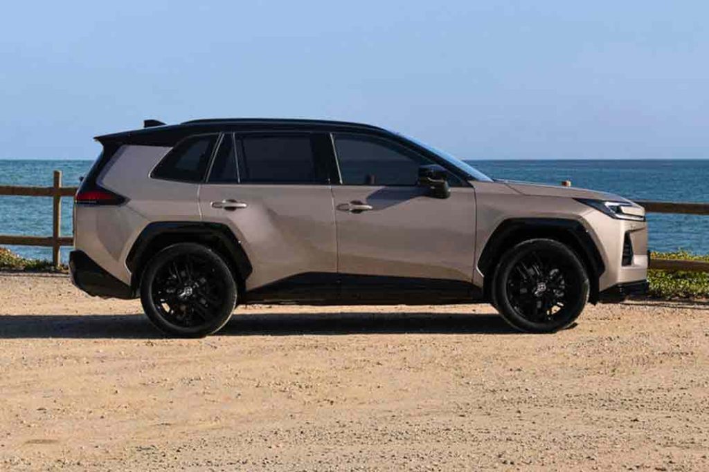 Toyota RAV4 2026 profil SUV hybride