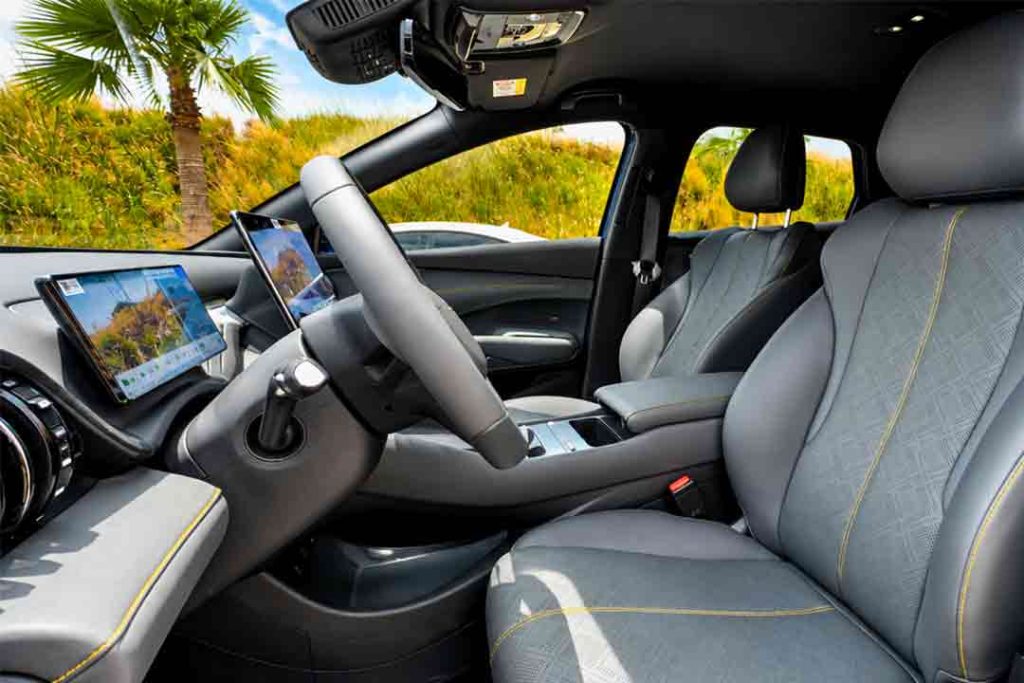 Sièges avant du BYD ATTO 3 EVO