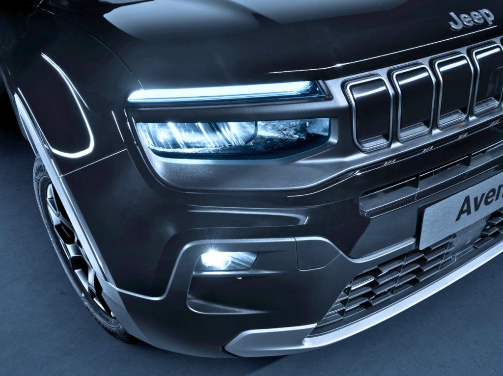 Jeep Avenger Black Edition SUV hybride léger Maroc