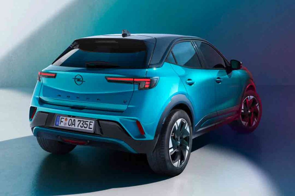 Face arrière Opel Mokka 2026 signature lumineuse LED
