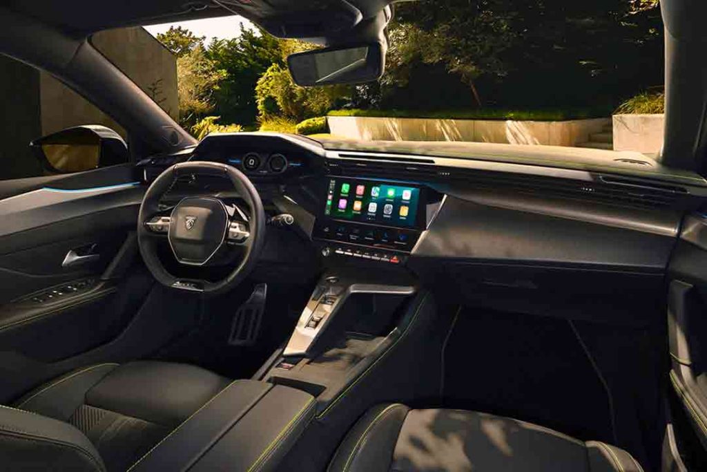 Habitacle de la Peugeot 308 avec i-Cockpit