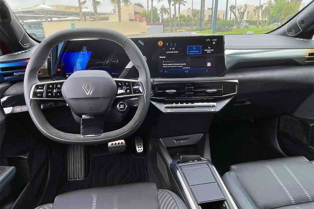 Tableau de bord Renault Clio 6 avec OpenR Link et Google intégré